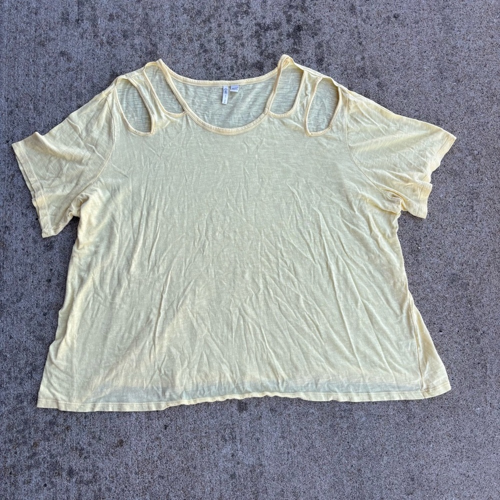 Cato Women's Yellow Cut-Out Top